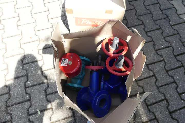 Karton mit Ventilen